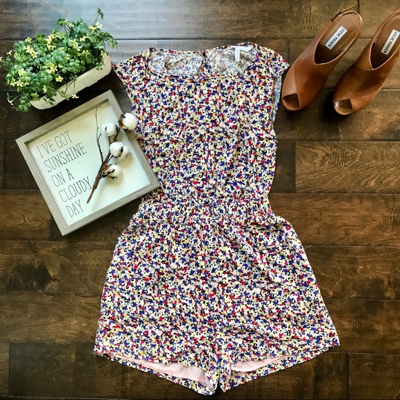 {BCBGeneration} Open Back Romper - Picture 3 of 8